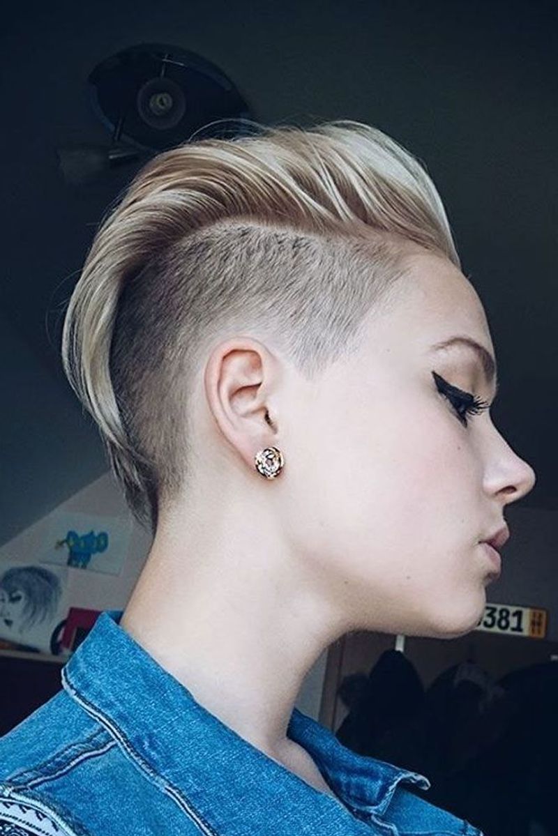 Youthful Haircut: Extreme Undercut