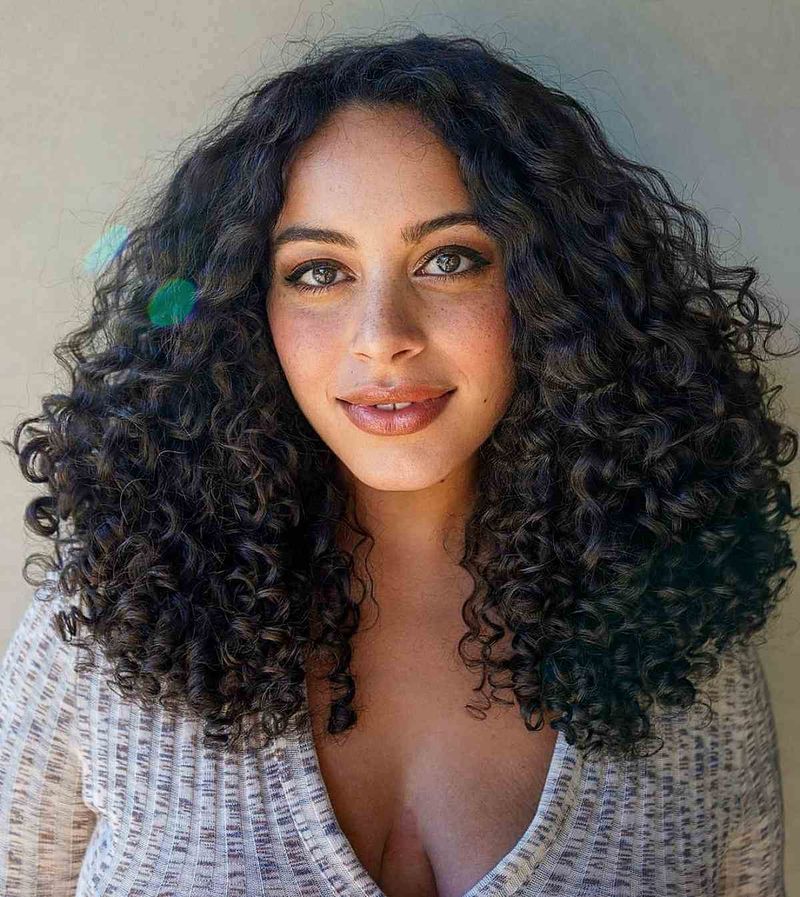 Relaxed Shoulder-Length Curls