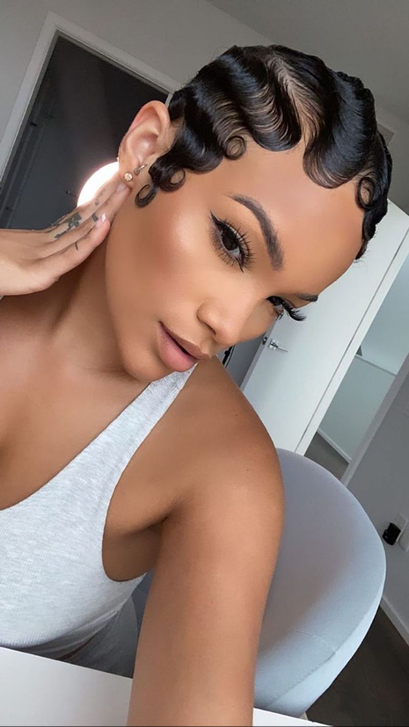 Retro Finger Waves
