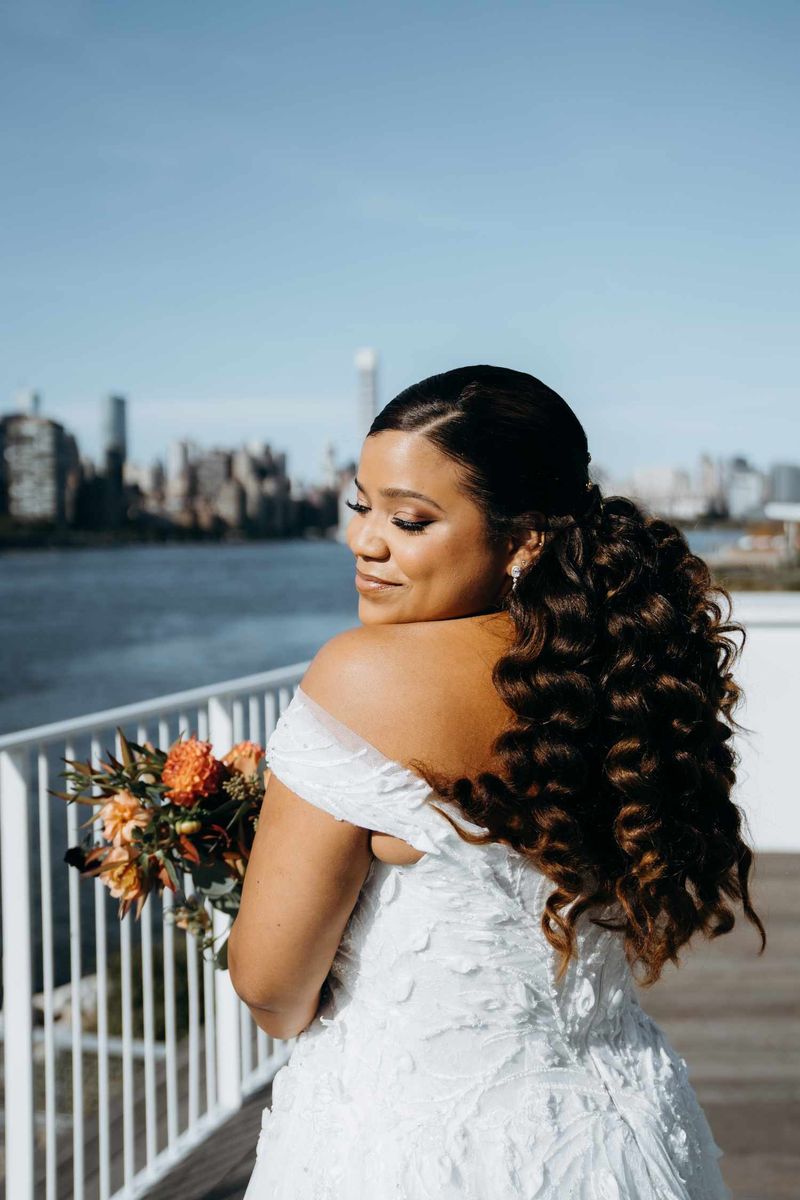 Romantic V-Cut Curls