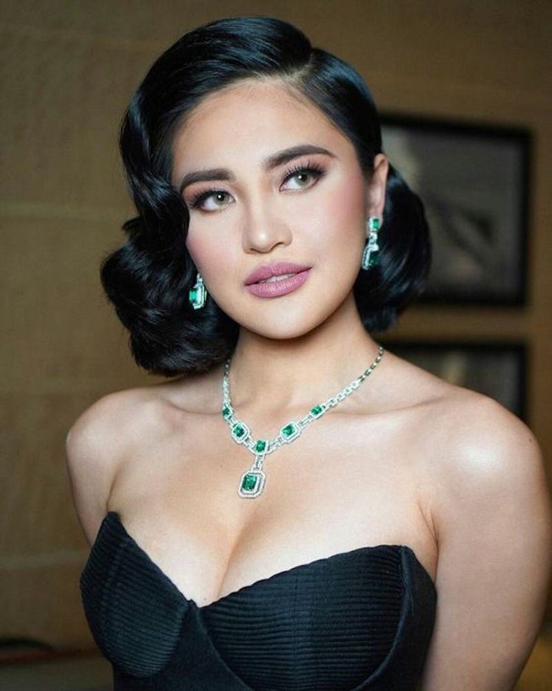 Elegant Finger Waves
