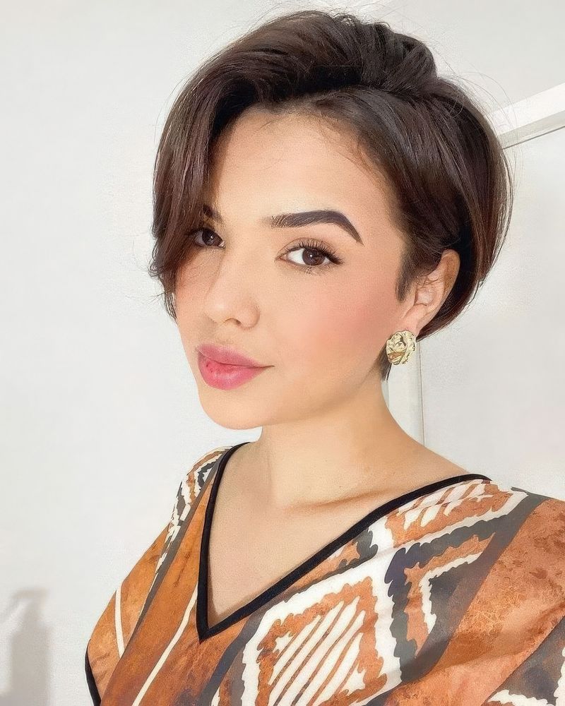 Elegant Side-Parted Pixie Bob