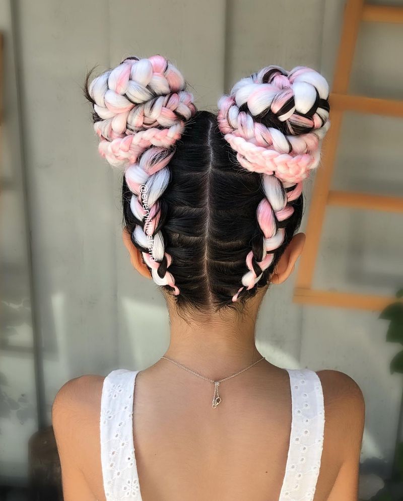 Feed-In Space Buns