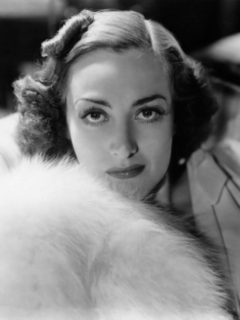 Joan Crawford’s Sculpted Curls
