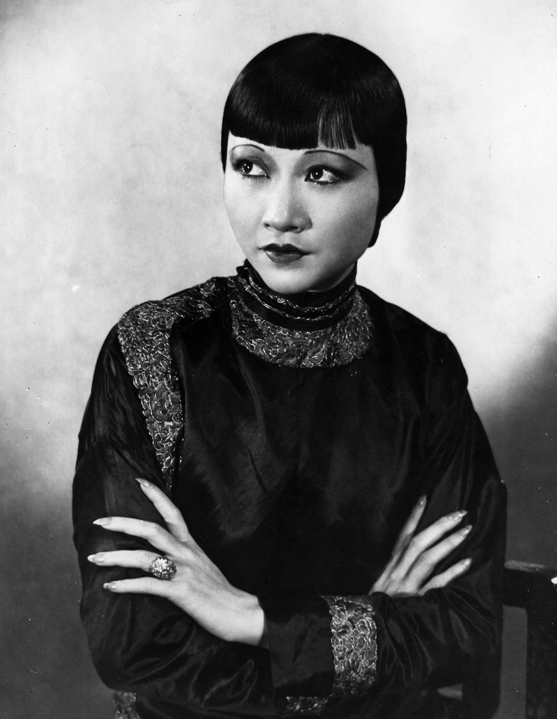 Marlene Dietrich’s Sleek Bob