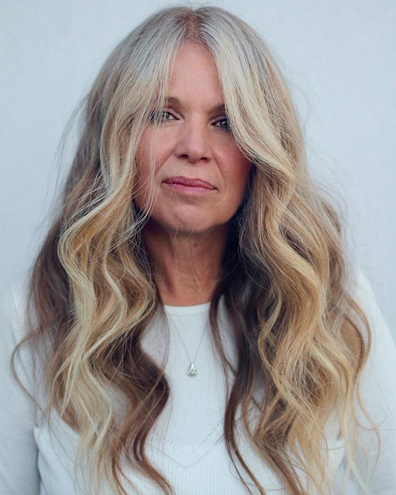 Voluminous Wavy Layers