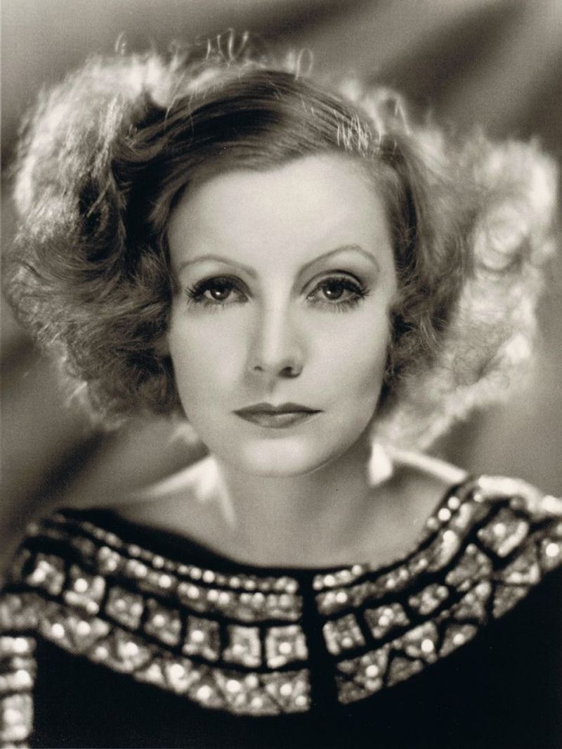 Greta Garbo’s Romantic Waves