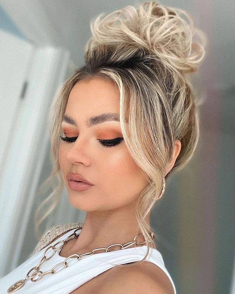 Messy Bun