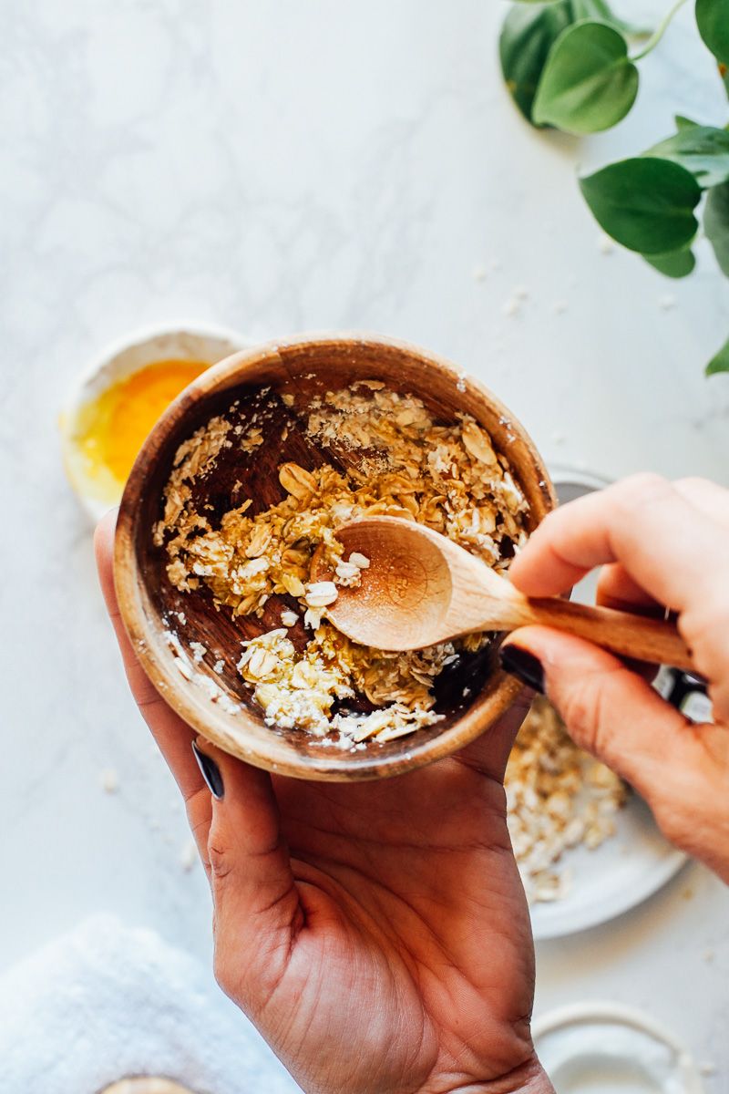 Oatmeal and Almond Soothing Mask
