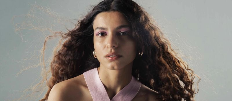 Oblong Face: Indian Voluminous Curls