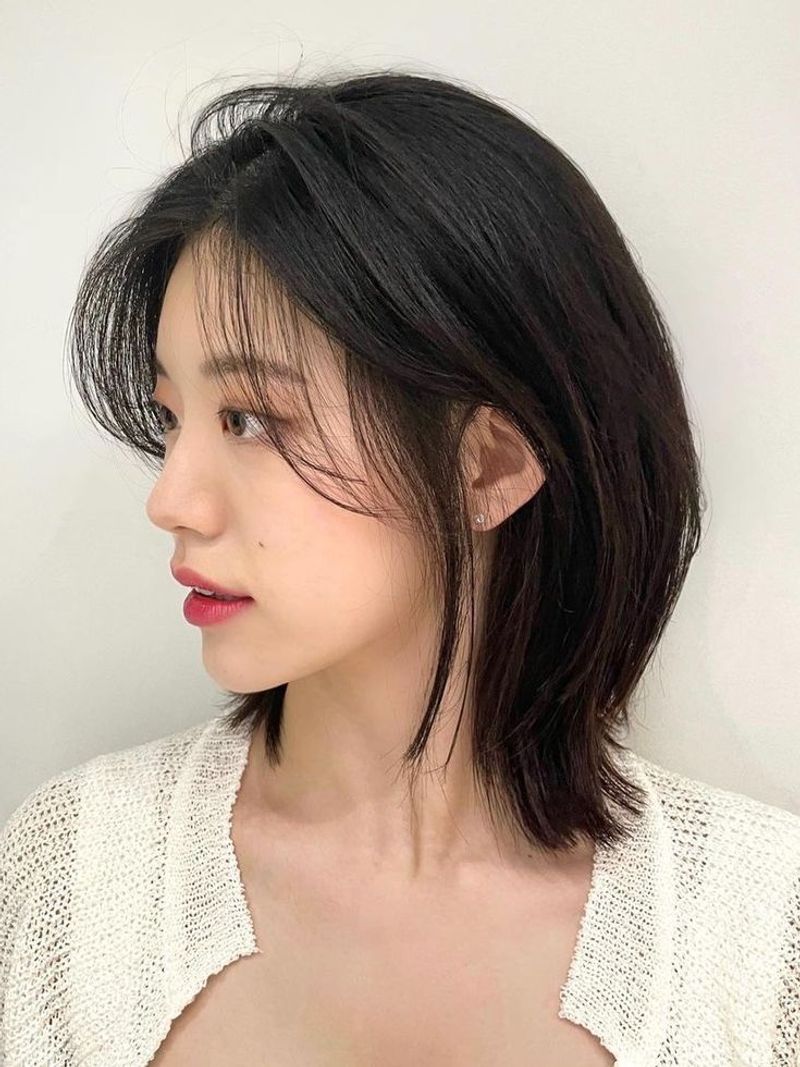 Oblong Face: Korean Curtain Bangs