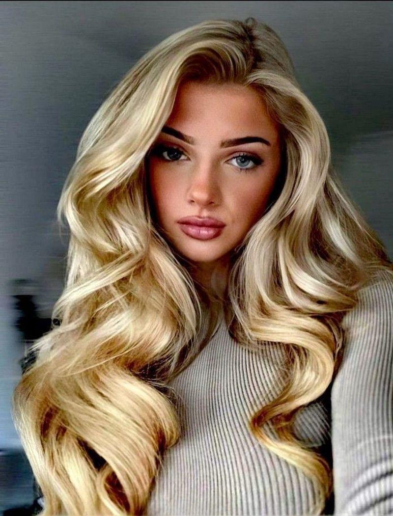 Glamourous Evening Waves