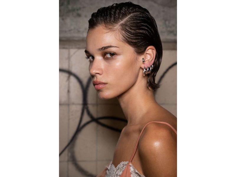Retro Side Part for Short Hair