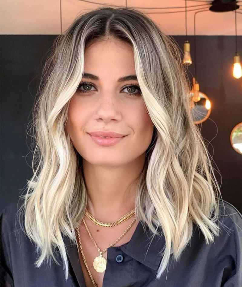 Soft Waves for Square Faces