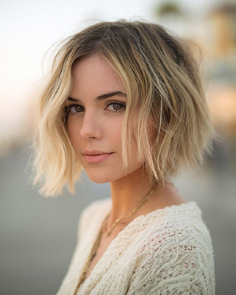 Seaside Side-Swept Bangs