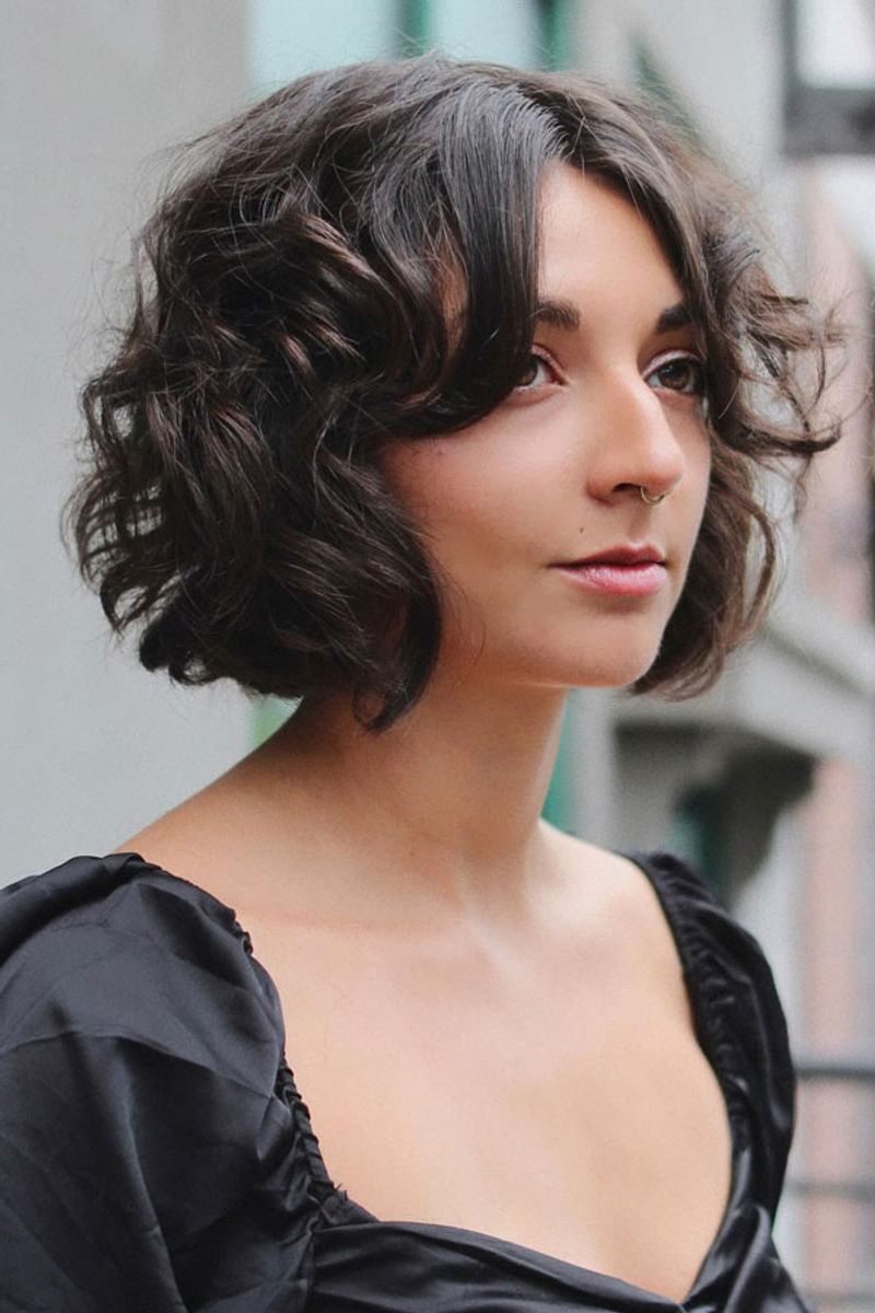 The Effortless Wavy Bob