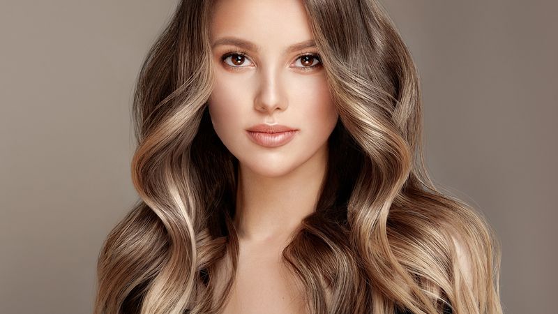 Elegant Under-Curls