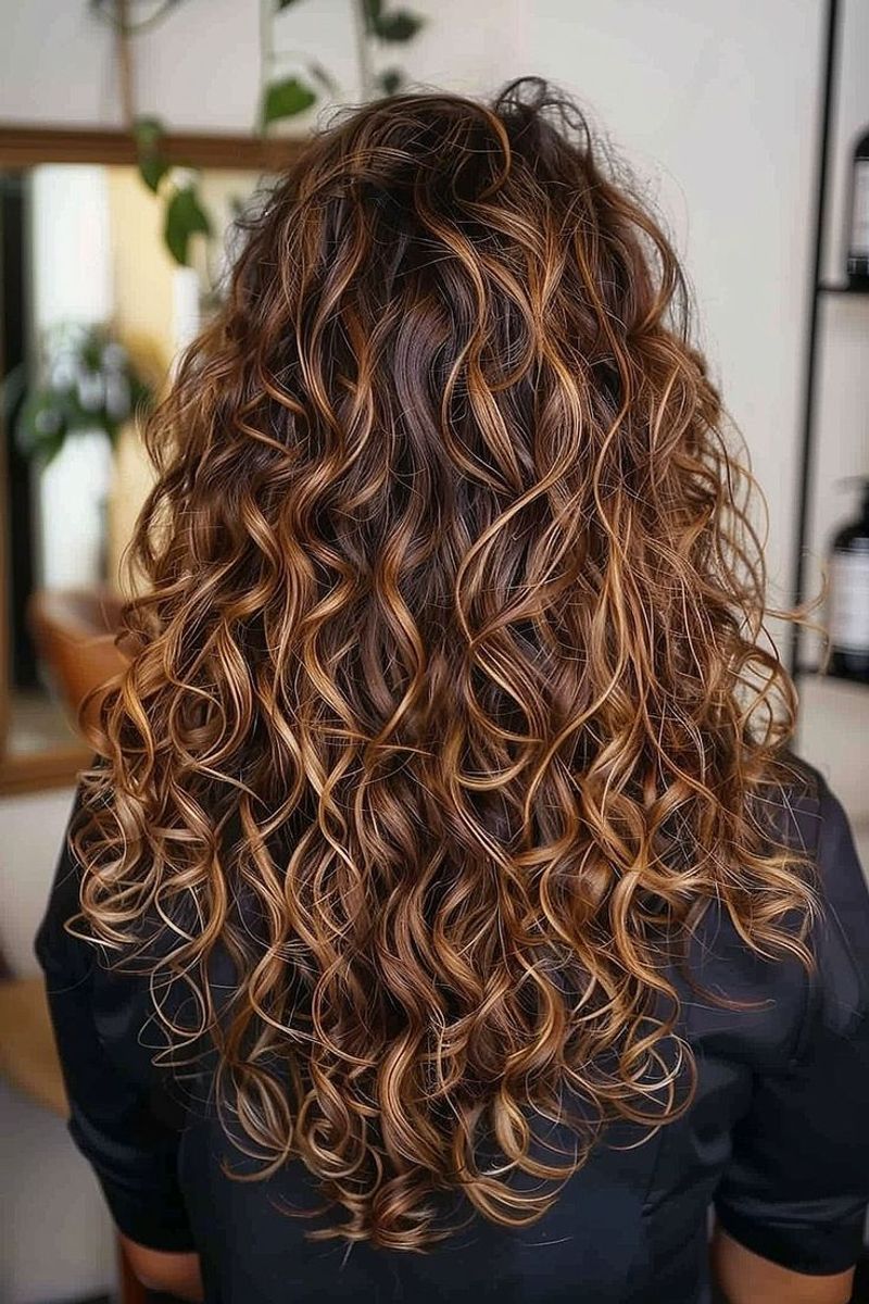 Curly V-Cut Glamour