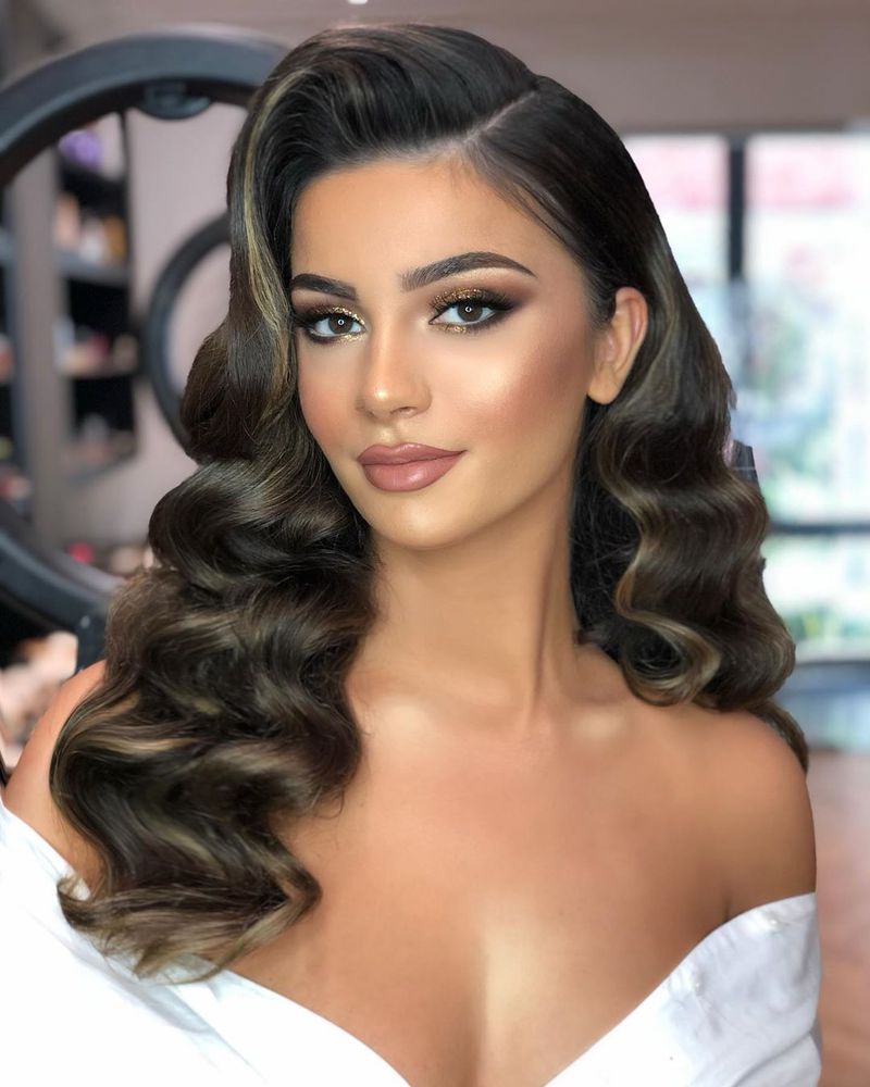 Vintage Glam Waves
