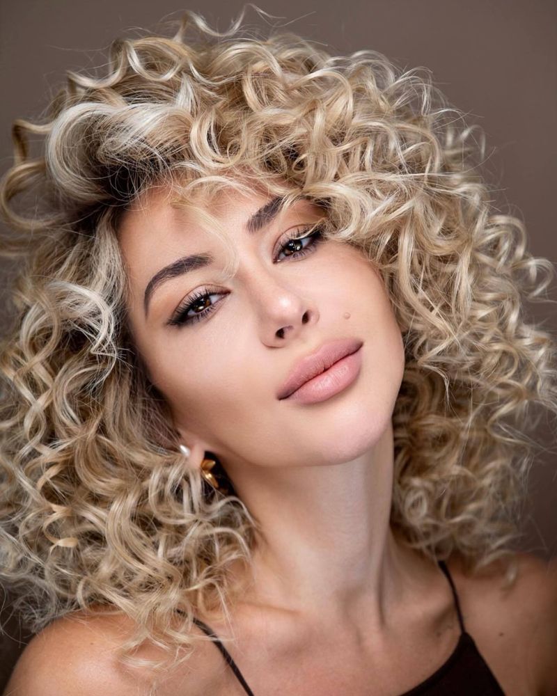 Voluminous Curls