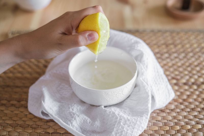 Yogurt and Lemon Mask