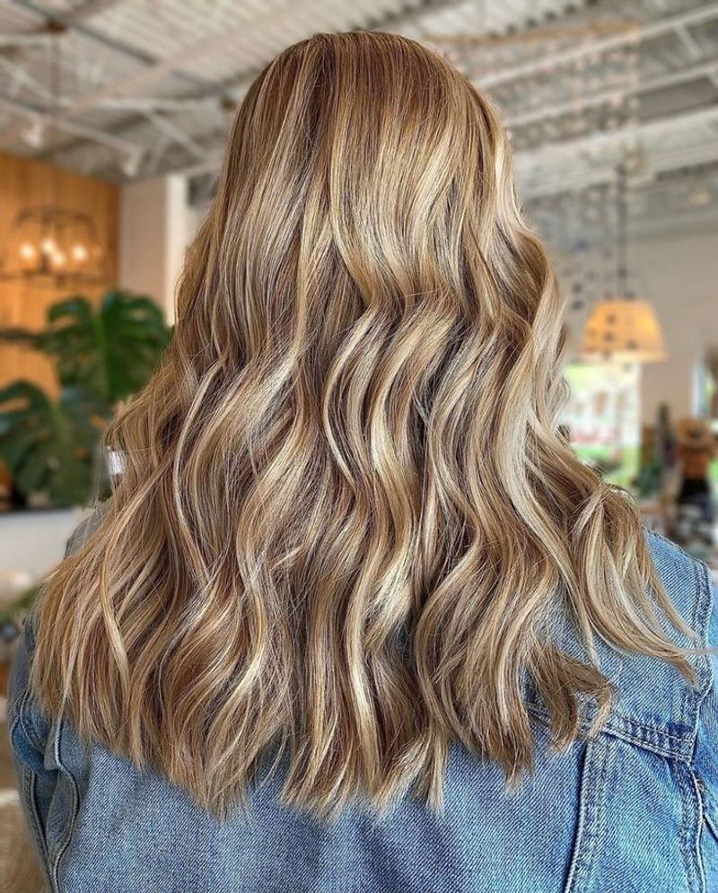 Champagne Blonde Highlights