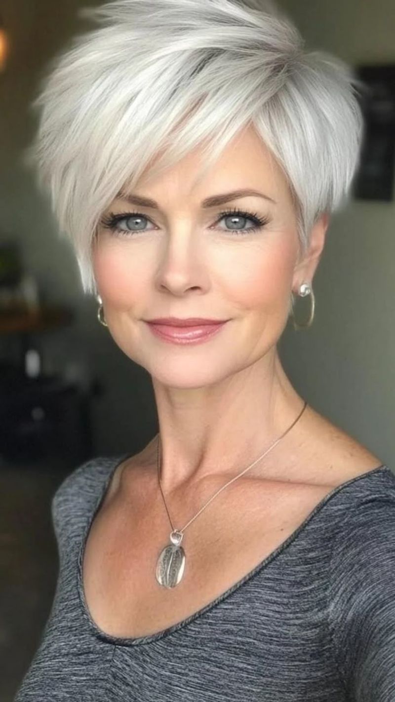Chic Asymmetrical Cut