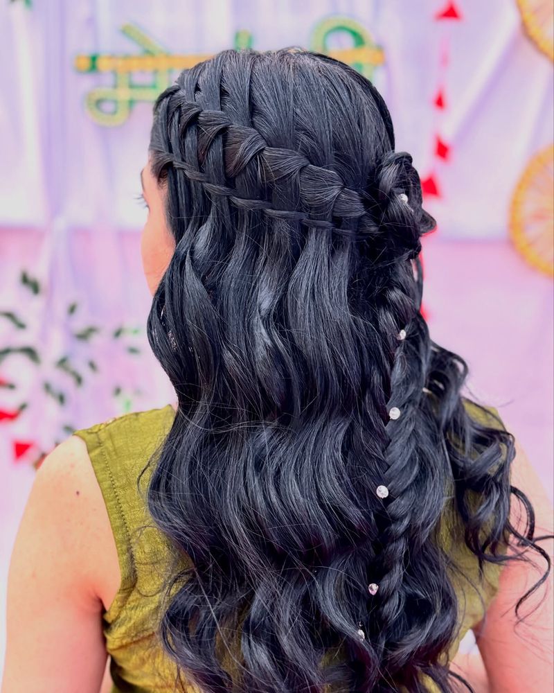 Festive Braided Waves