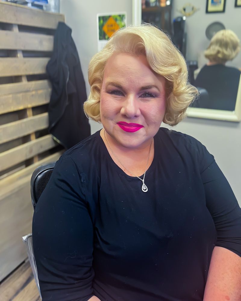 Vintage Pin-Up Hair
