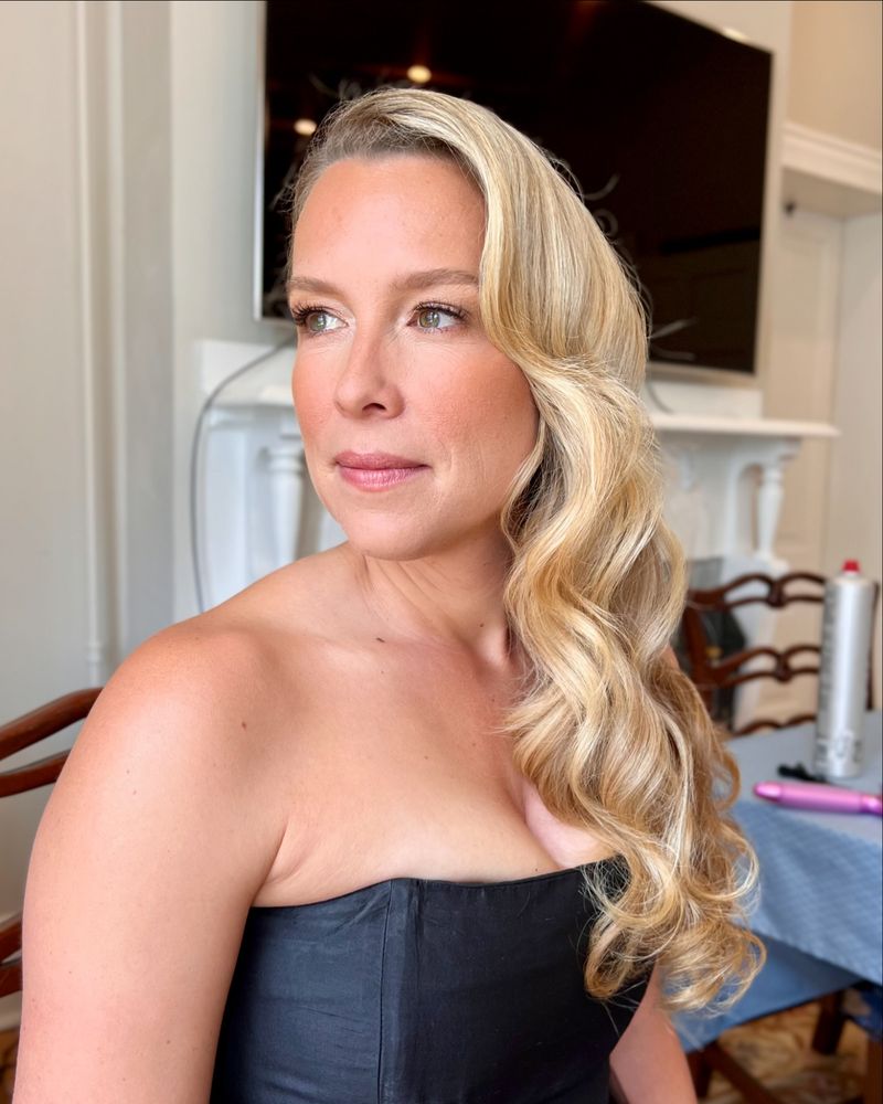 Chic Side-Swept Waves