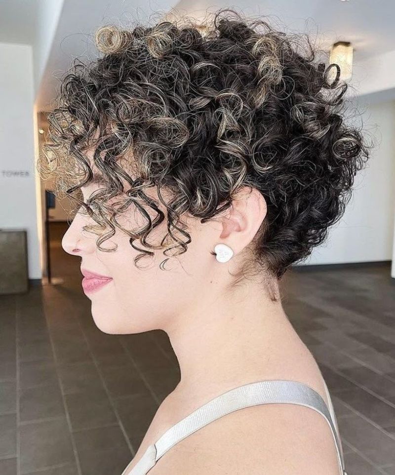 Frizzy Wedge Style