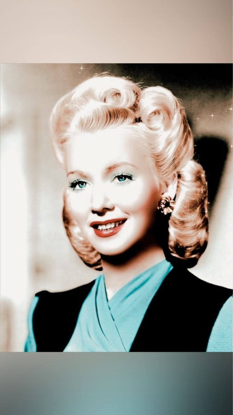1940s Victory Rolls