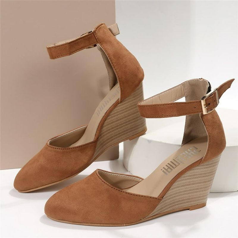 Flattering: Closed Toe Wedges