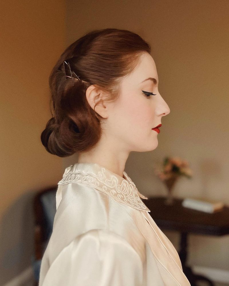 Vintage Side Part Roll