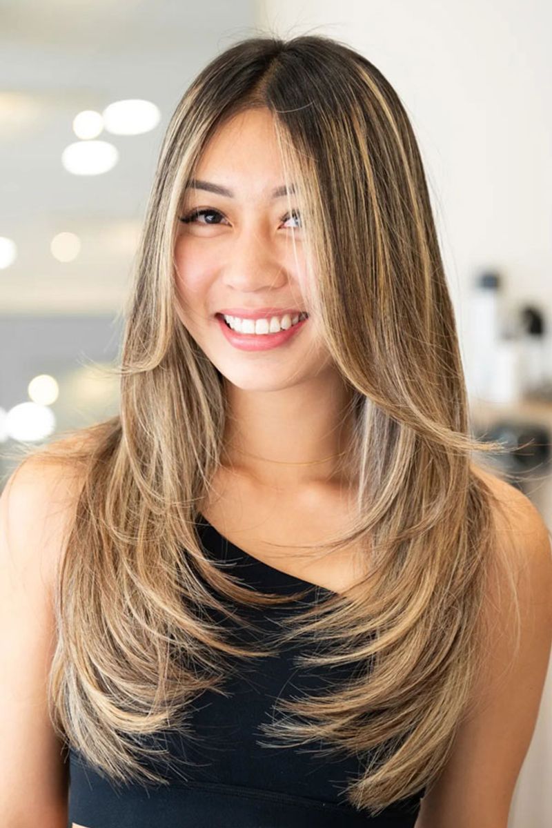 Straight Hair with Feathered Layers