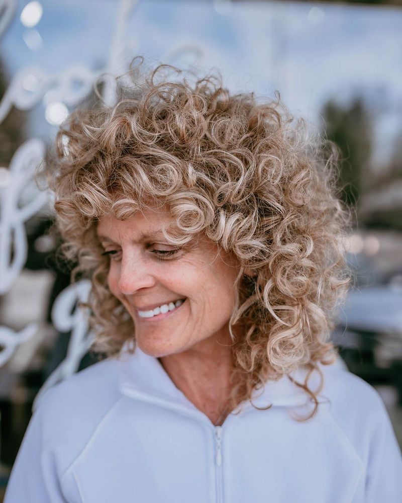 Voluminous Curls