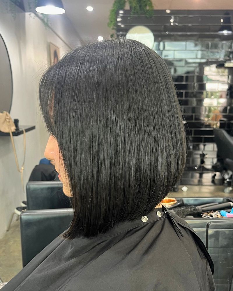 Sleek Straight Cut