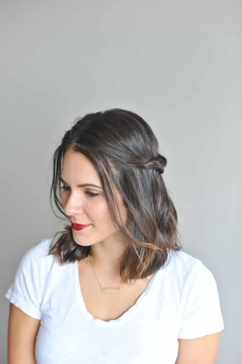 The Half-Up Wavy Twist