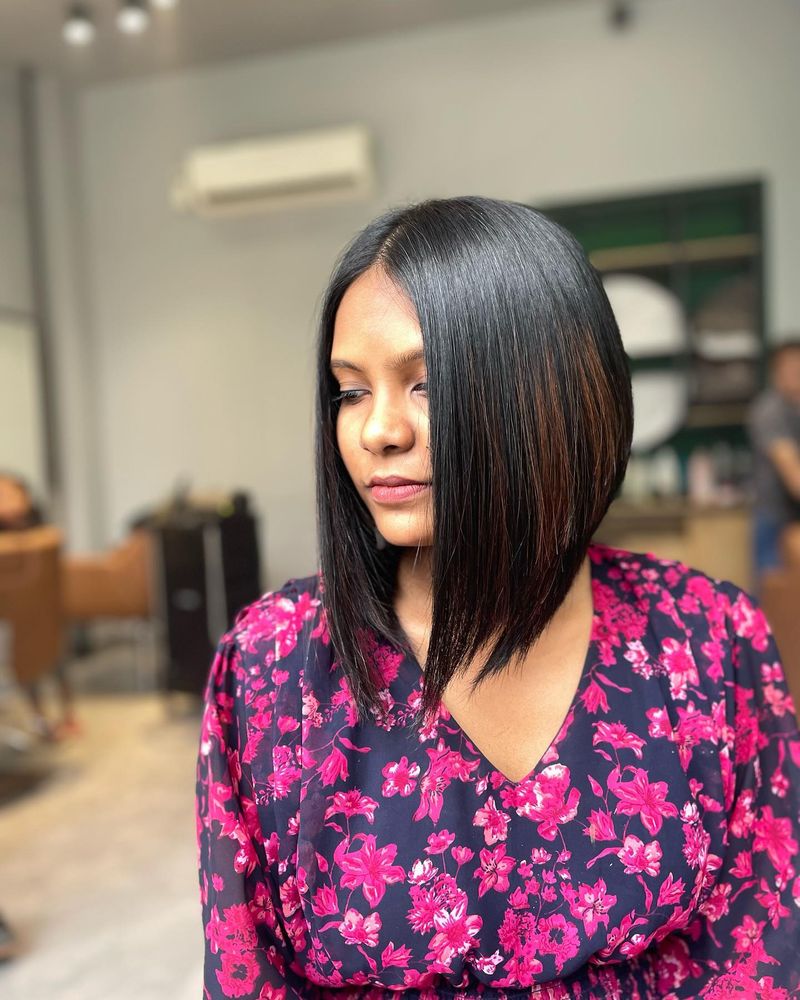 Trendy: Asymmetrical Bob