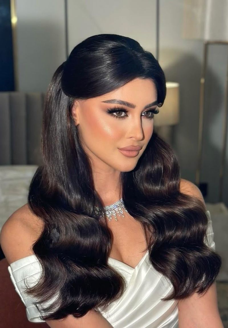 Vintage Glam Waves