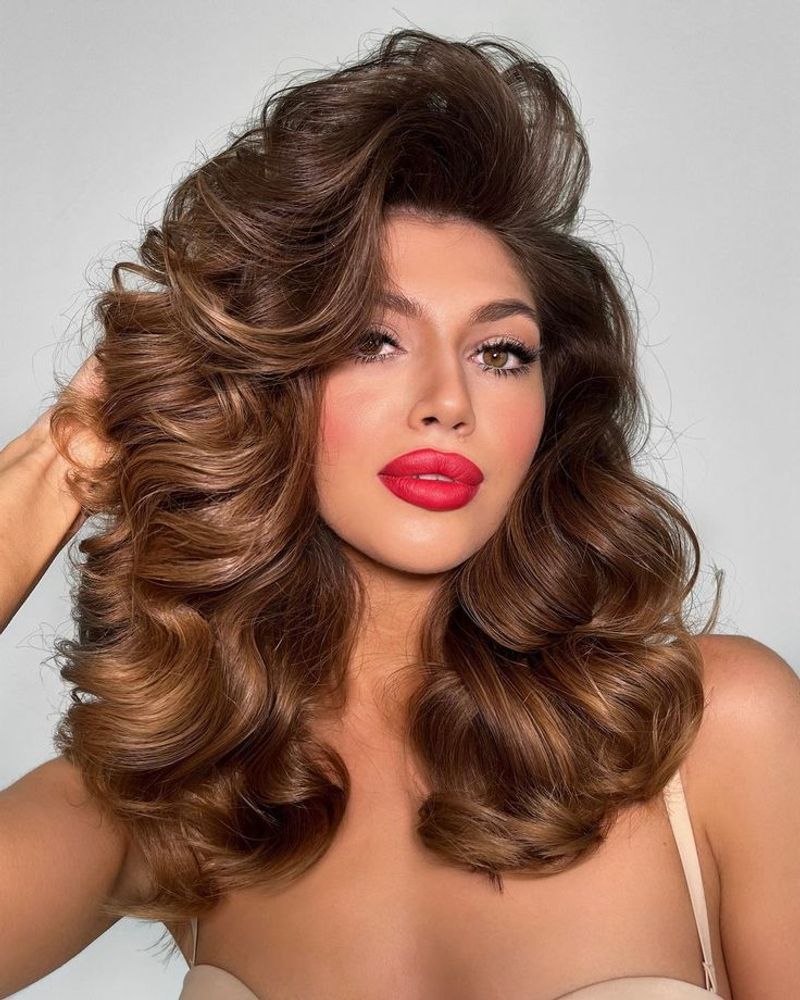 Voluminous Curls